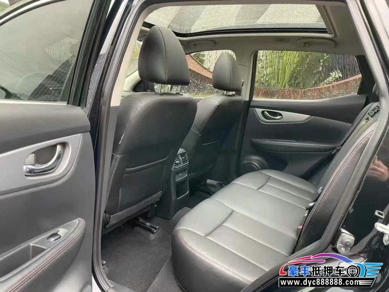 21年日产逍客轿车抵押车出售