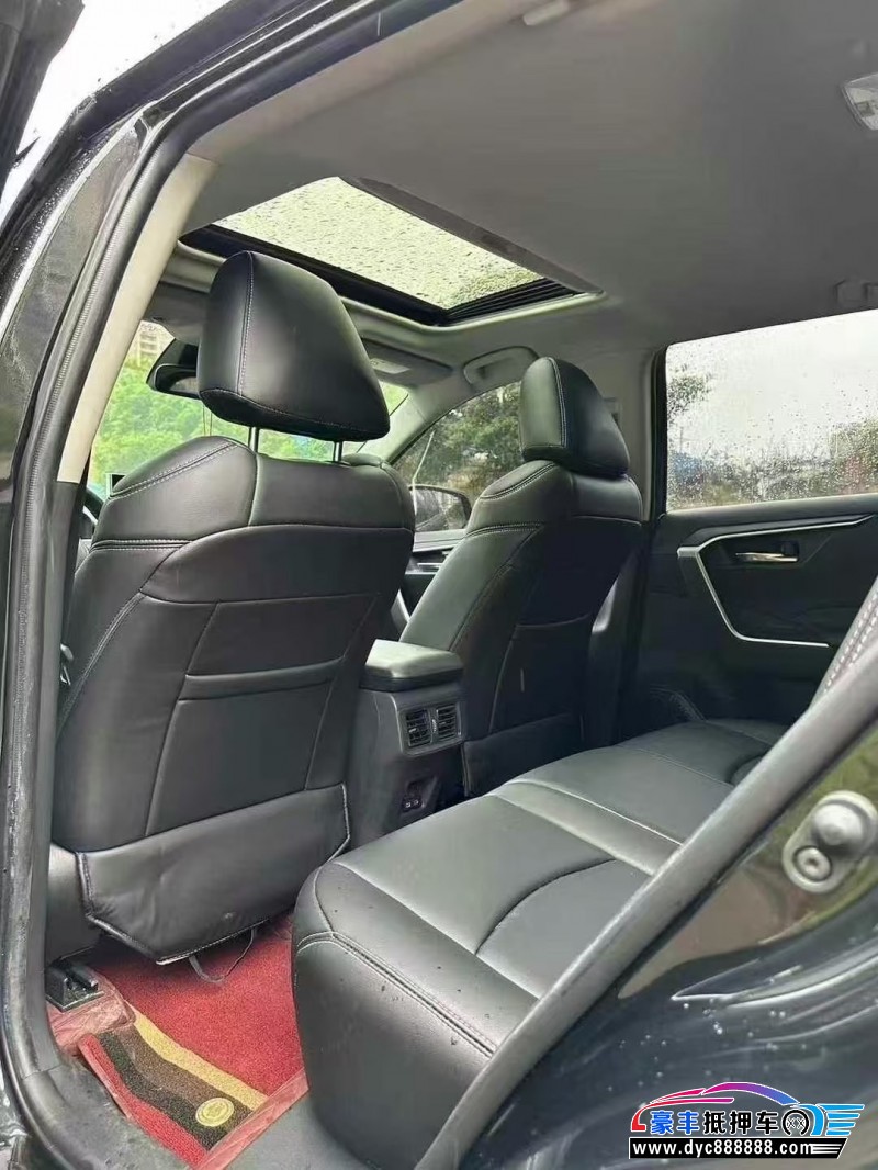 22年丰田RAV4荣放轿车抵押车出售