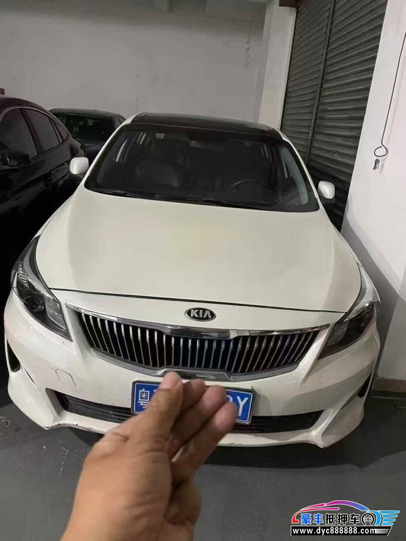 18年起亚K4轿车抵押车出售