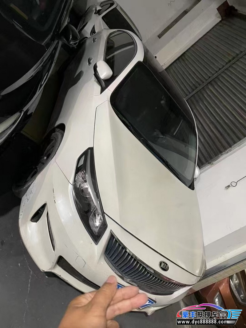 18年起亚K4轿车抵押车出售