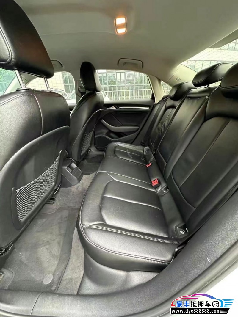 16年奥迪A3轿车抵押车出售