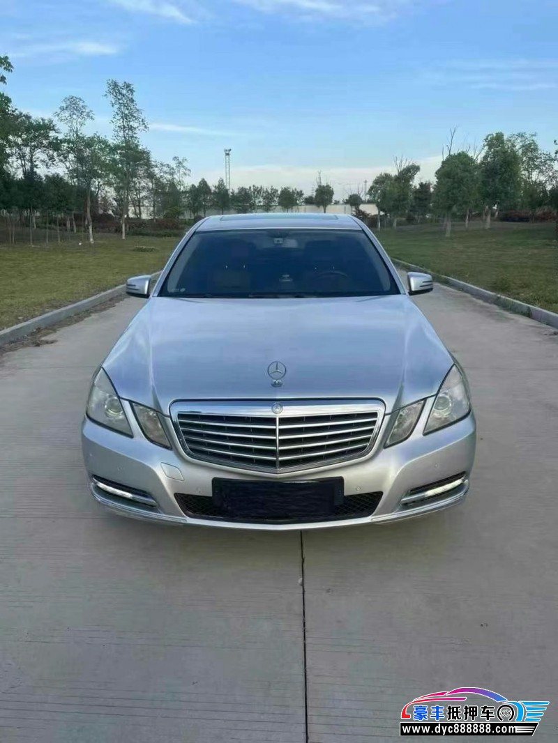 13年奔驰E轿车抵押车出售