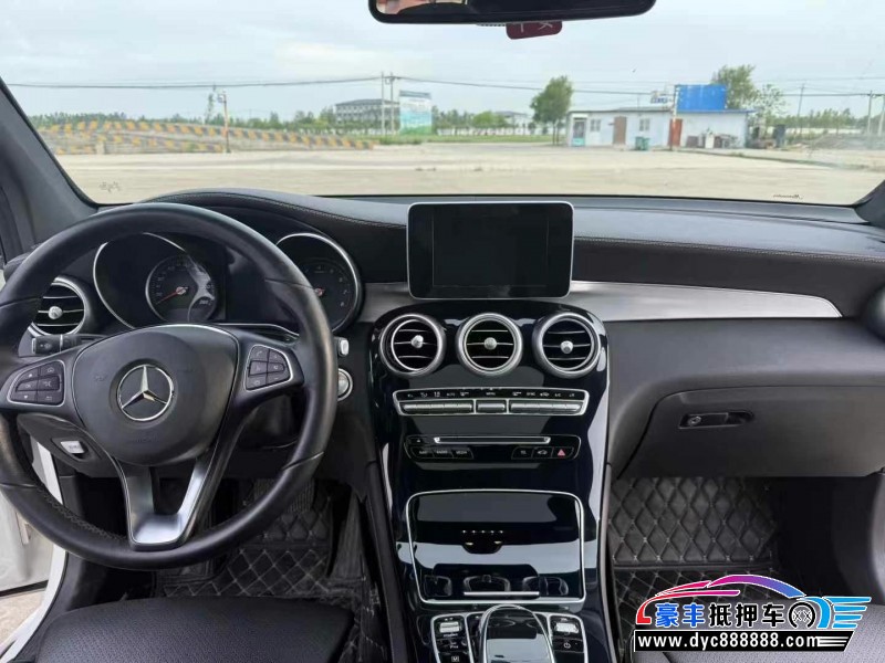 19年奔驰GLC轿车抵押车出售