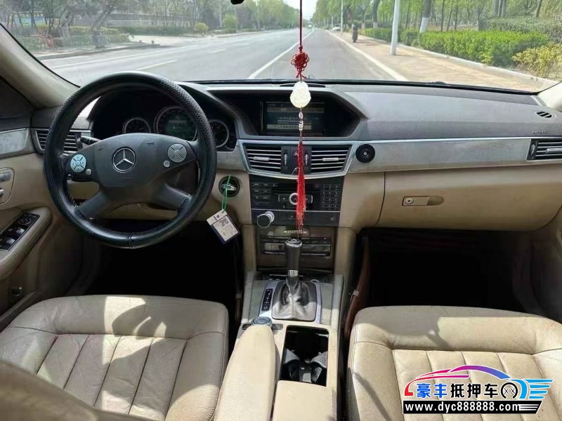 10年奔驰E轿车抵押车出售