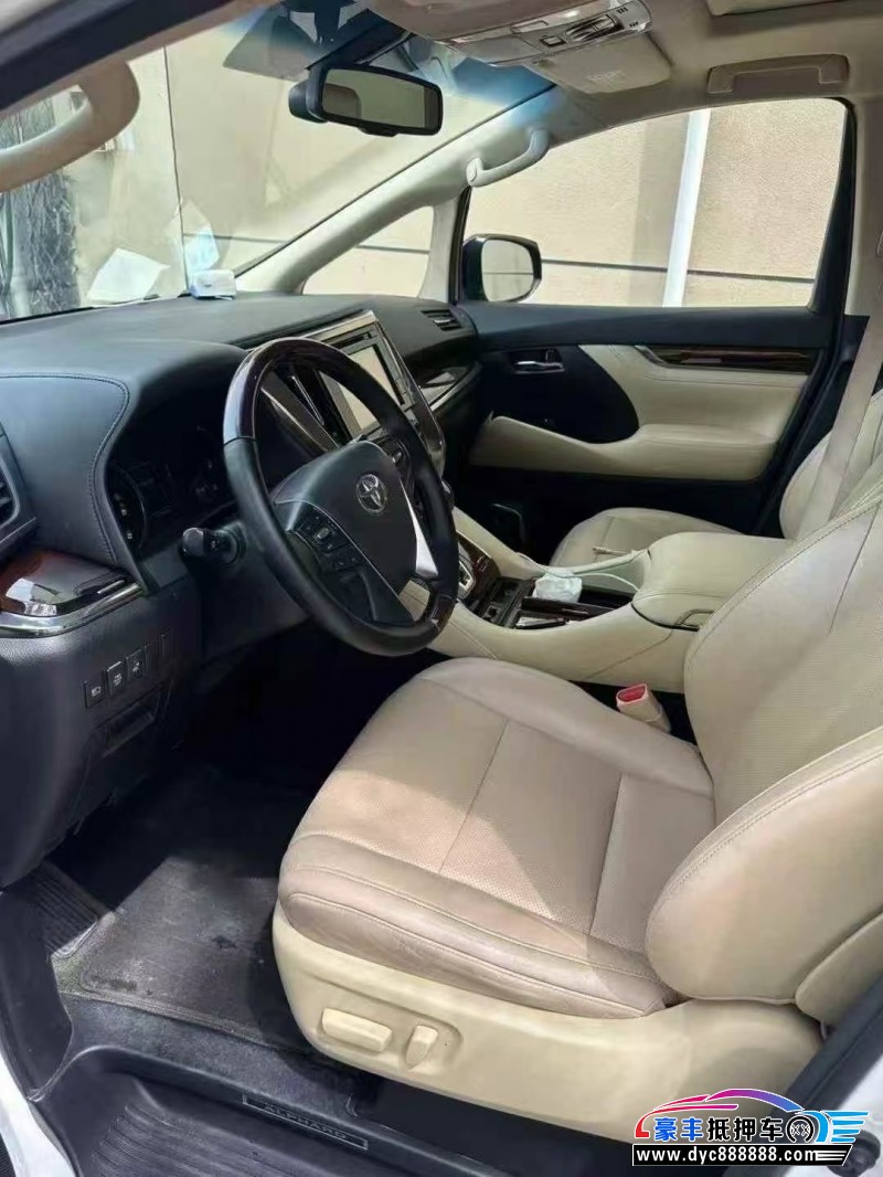 15年丰田埃尔法轿车抵押车出售