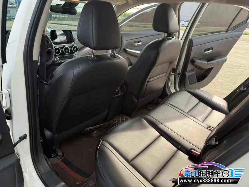 20年日产轩逸轿车抵押车出售