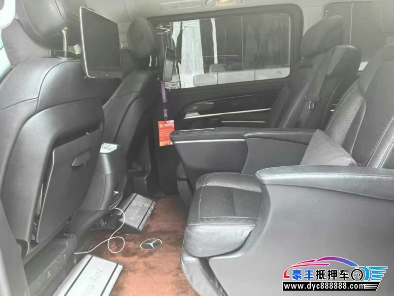 18年奔驰V轿车抵押车出售