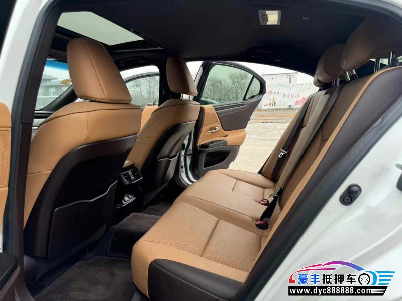 21年雷克萨斯ES轿车抵押车出售