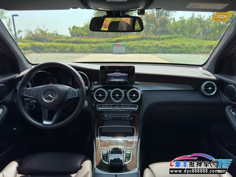 18年奔驰GL轿车抵押车出售