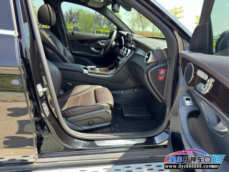 18年奔驰GL轿车抵押车出售