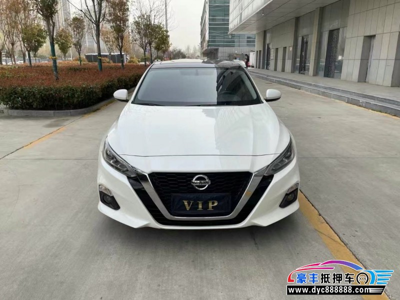 19年日产天籁轿车抵押车出售