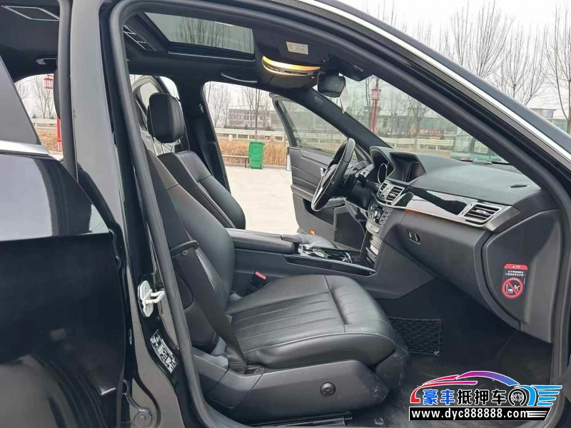 14年奔驰E轿车抵押车出售