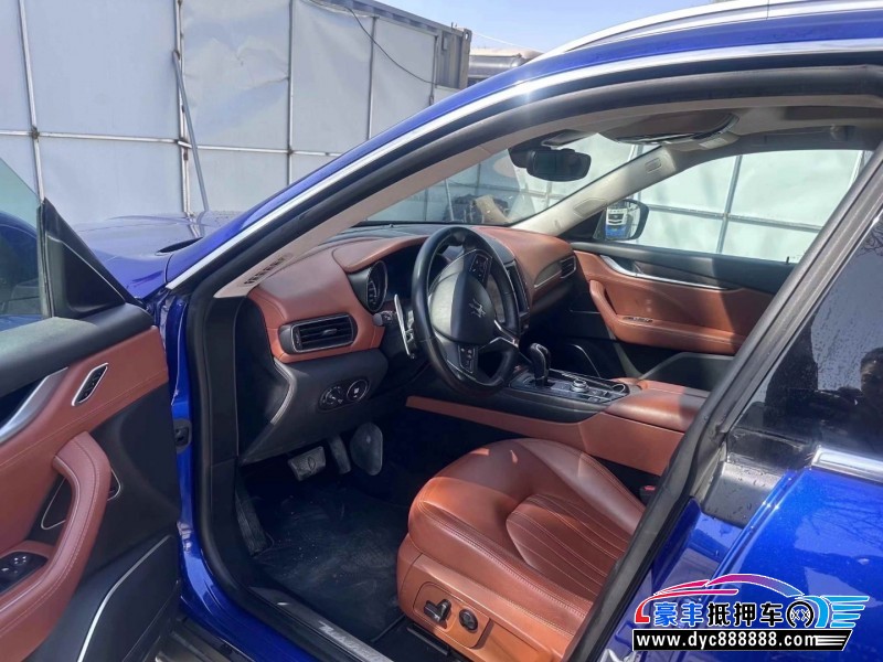 17年玛莎拉蒂莱万特轿车抵押车出售