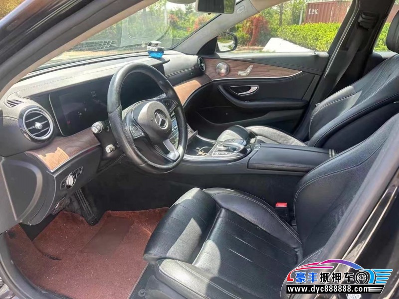 16年奔驰E轿车抵押车出售