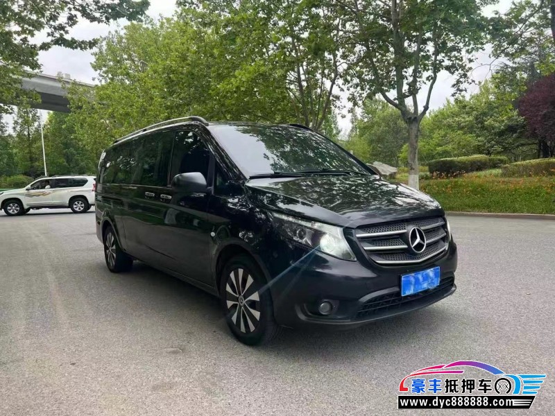 18年奔驰威霆轿车抵押车出售