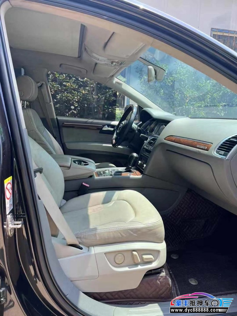 11年奥迪Q7轿车抵押车出售