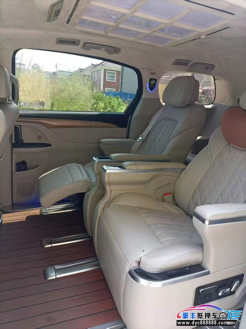 17年别克GL8轿车抵押车出售