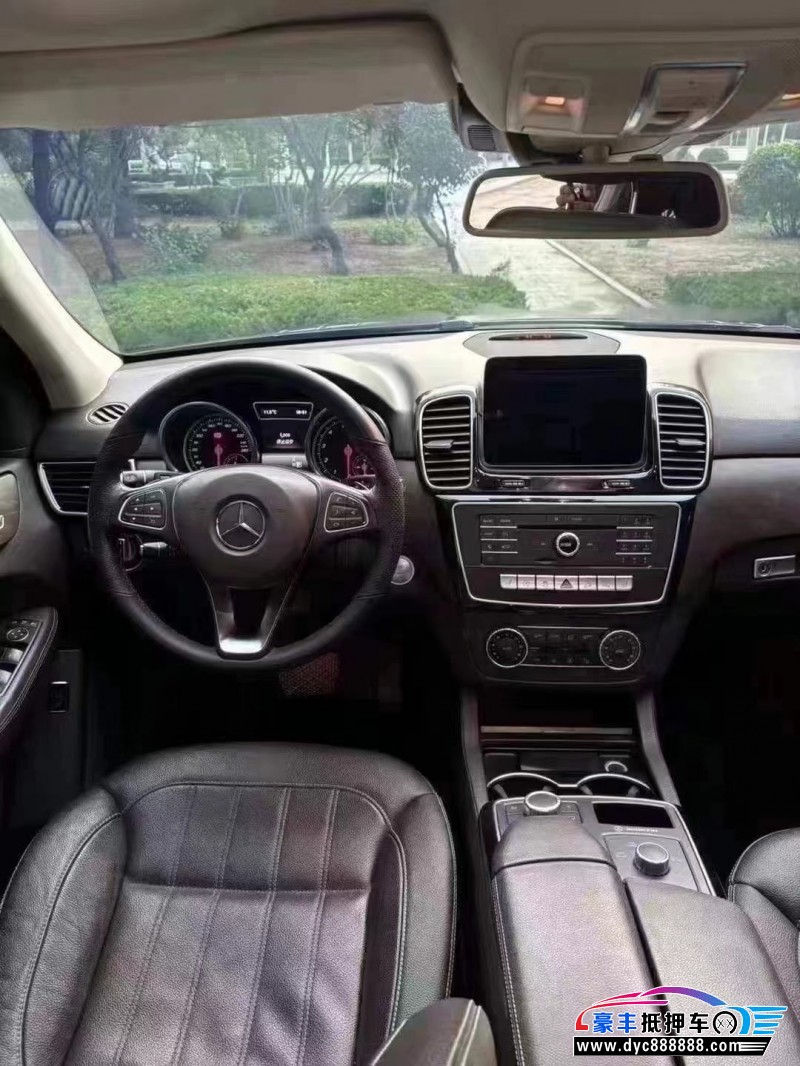 16年奔驰GLE轿车抵押车出售