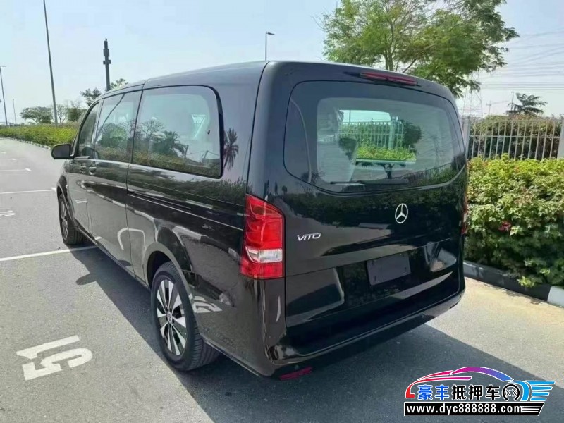 23年奔驰威霆轿车抵押车出售