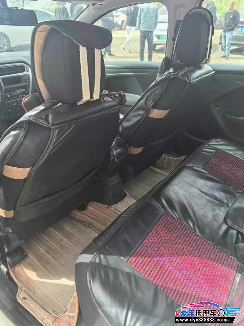 16年标致301轿车抵押车出售