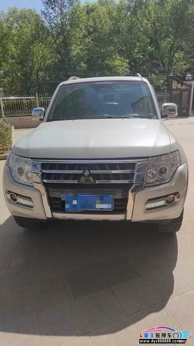 17年三菱帕杰罗轿车抵押车出售
