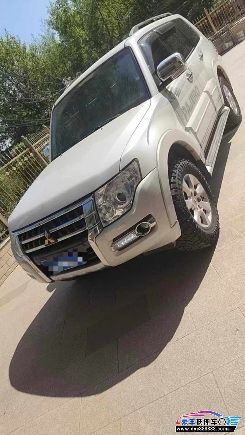 17年三菱帕杰罗轿车抵押车出售