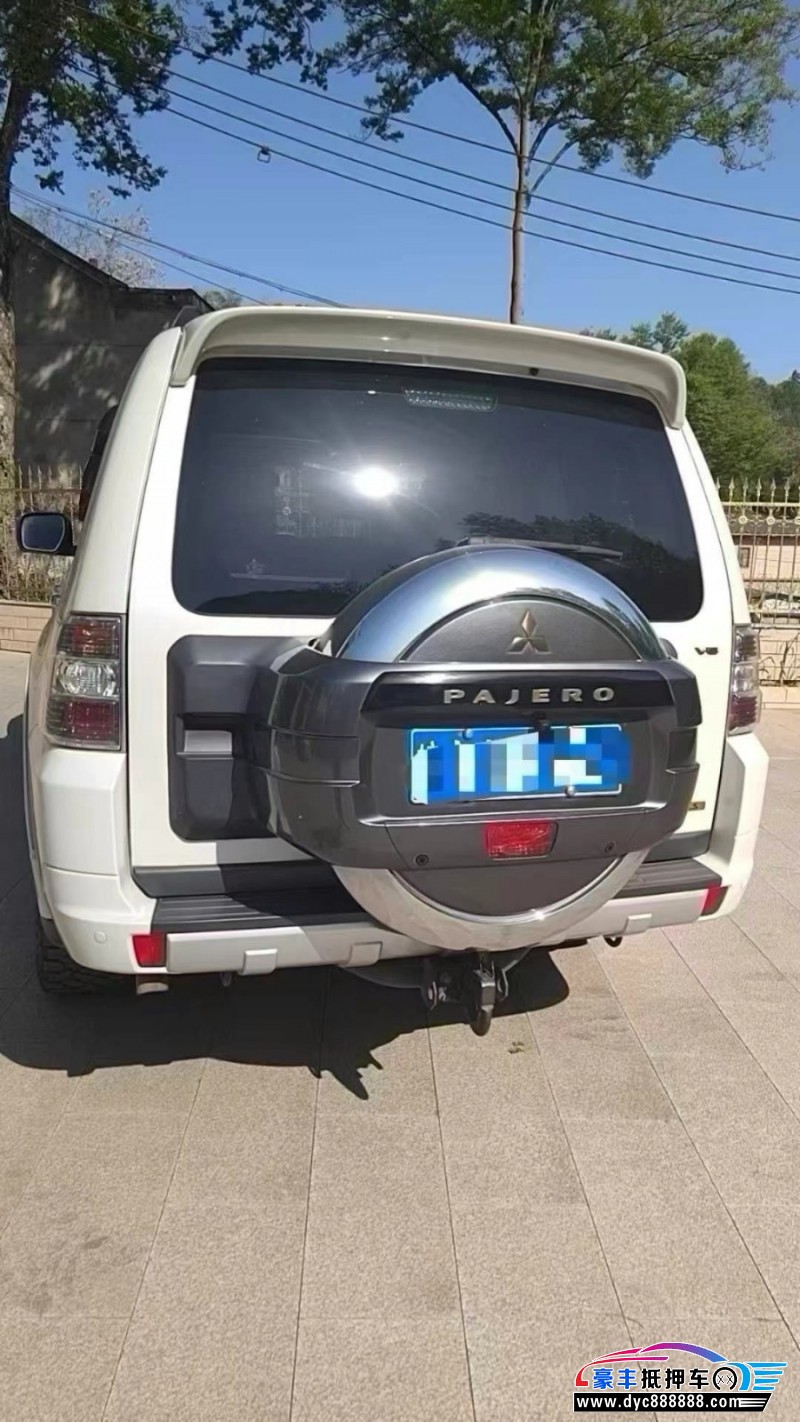 17年三菱帕杰罗轿车抵押车出售
