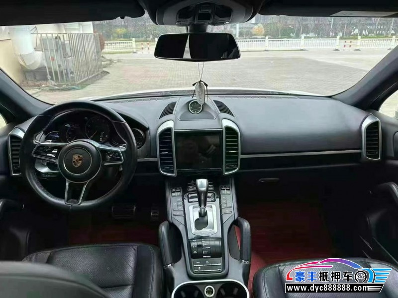 17年保时捷卡宴轿车抵押车出售