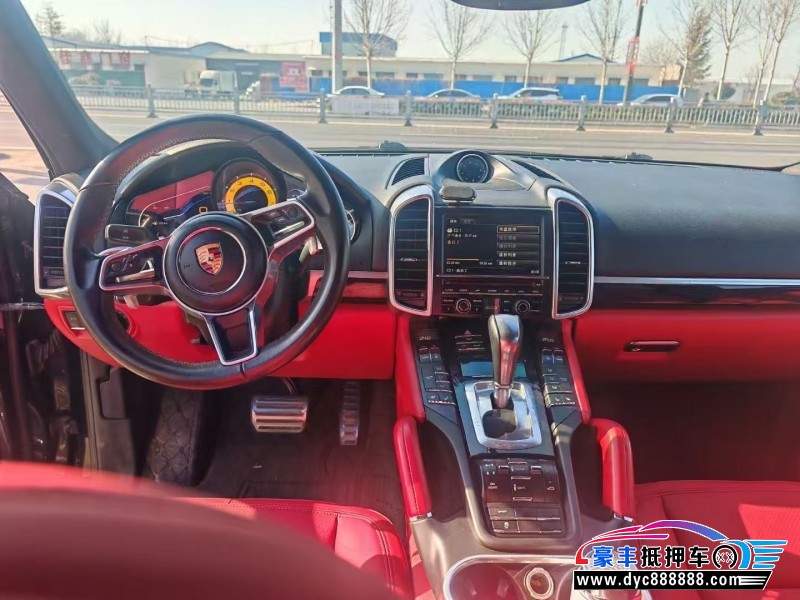 14年保时捷卡宴轿车抵押车出售