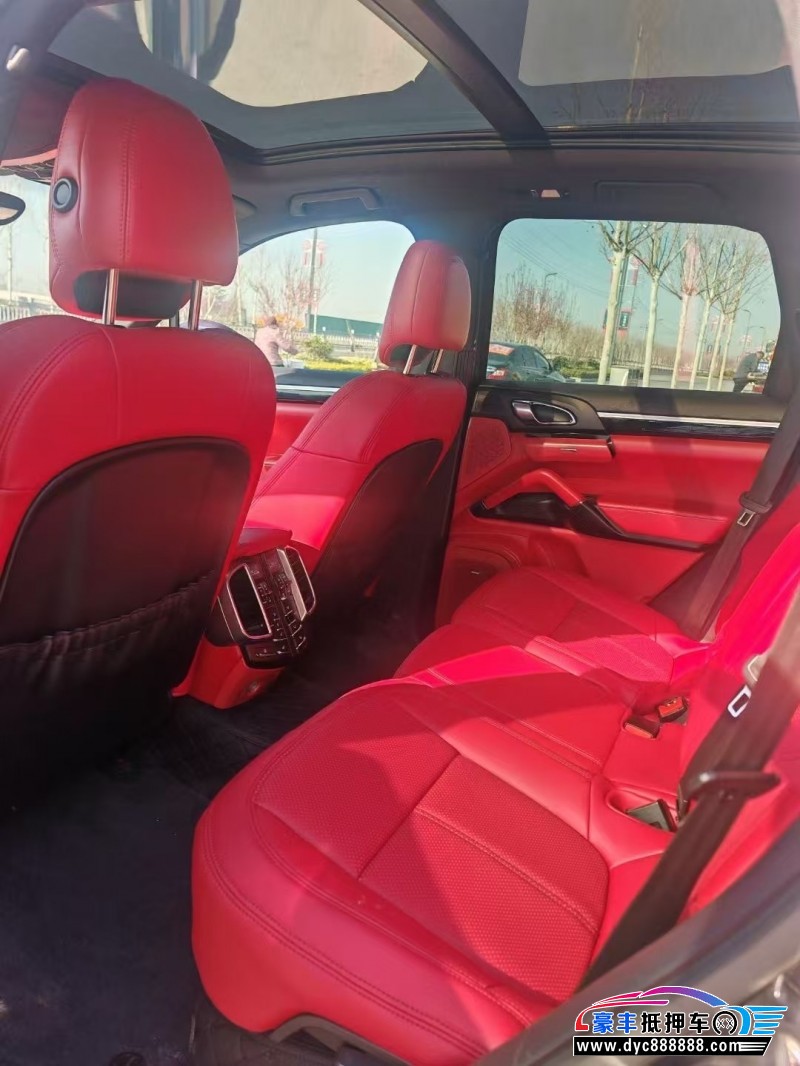 14年保时捷卡宴轿车抵押车出售