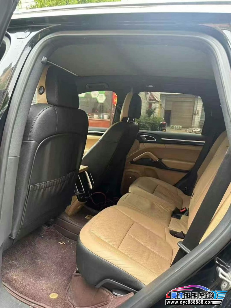 14年保时捷卡宴轿车抵押车出售