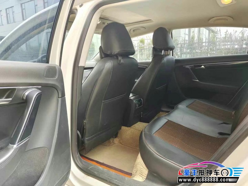 13年大众迈腾轿车抵押车出售