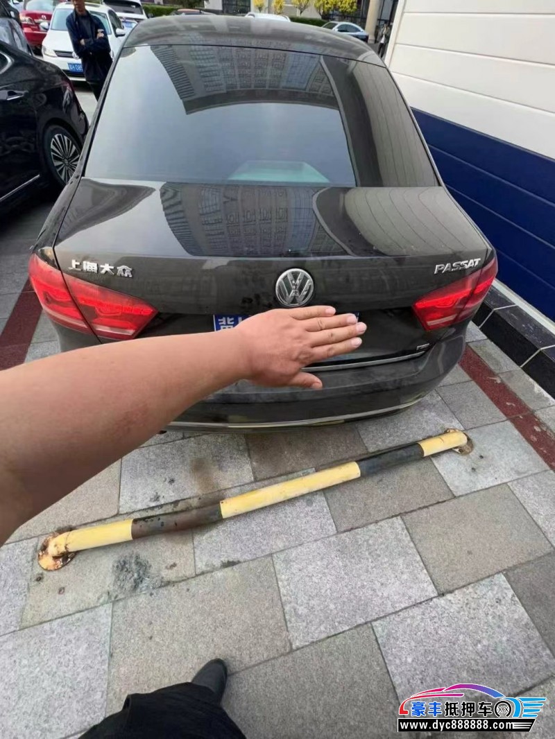 14年大众迈腾轿车抵押车出售