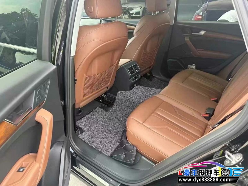 22年奥迪Q5轿车抵押车出售