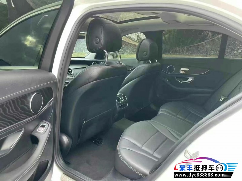 19年奔驰C轿车抵押车出售