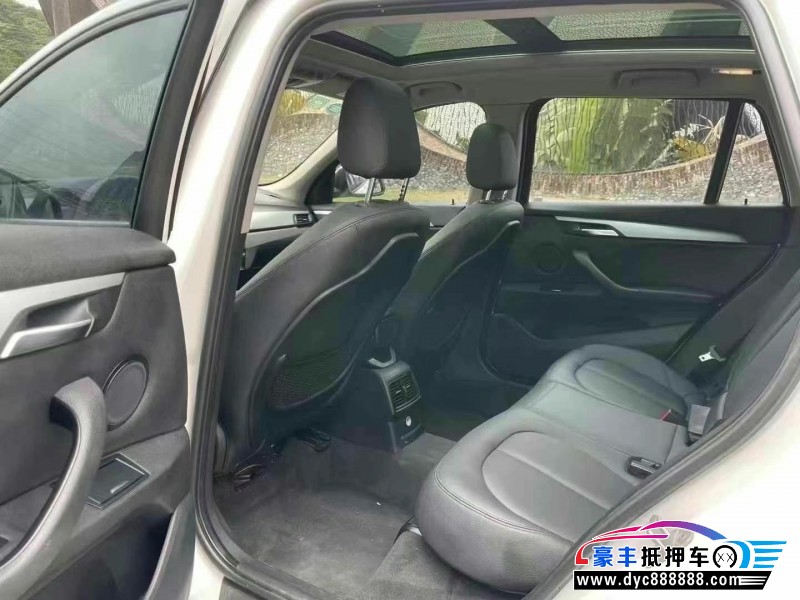 17年宝马X1轿车抵押车出售