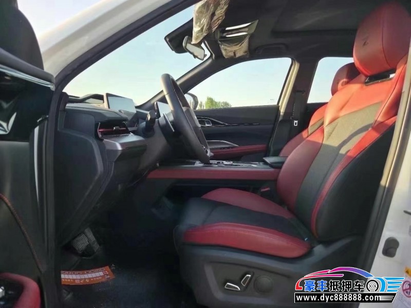 25年长安欧尚Z6轿车抵押车出售