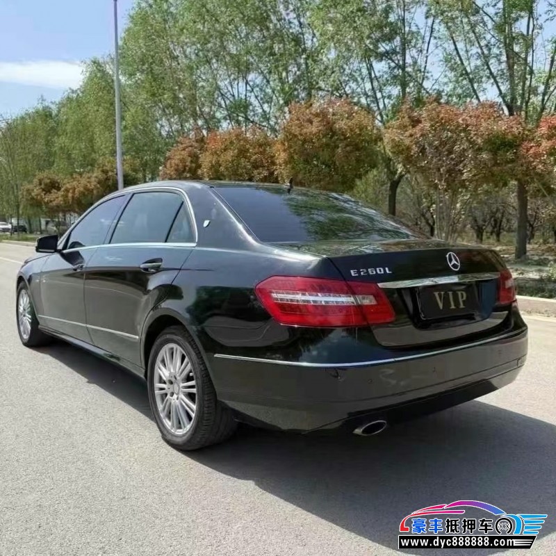 13年奔驰E轿车抵押车出售