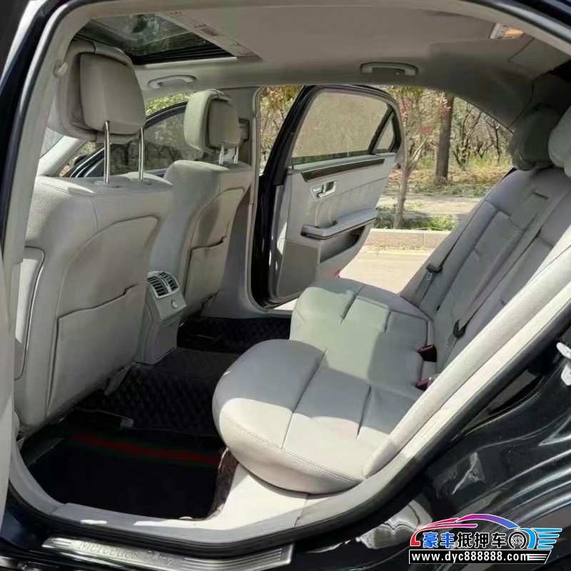 13年奔驰E轿车抵押车出售