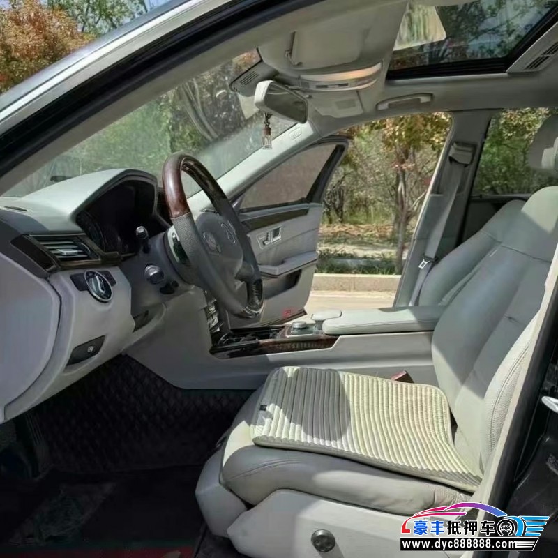 13年奔驰E轿车抵押车出售