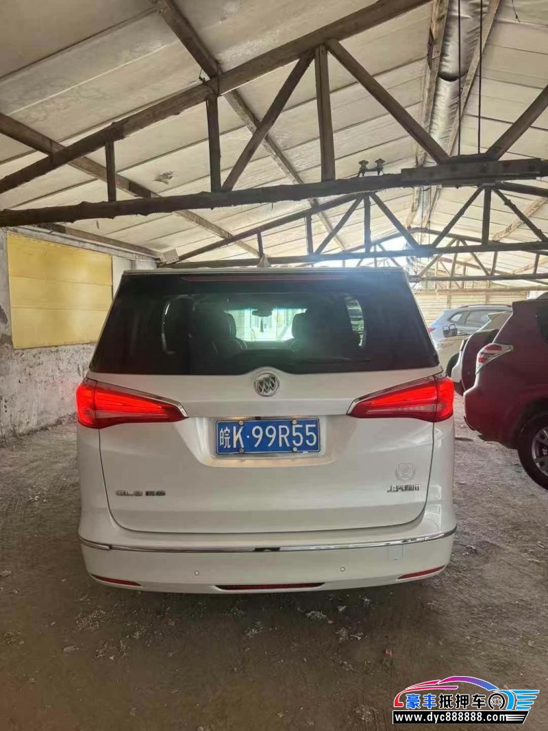 17年别克GL8轿车抵押车出售