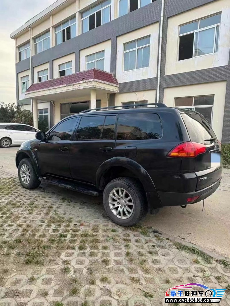 14年三菱帕杰罗轿车抵押车出售