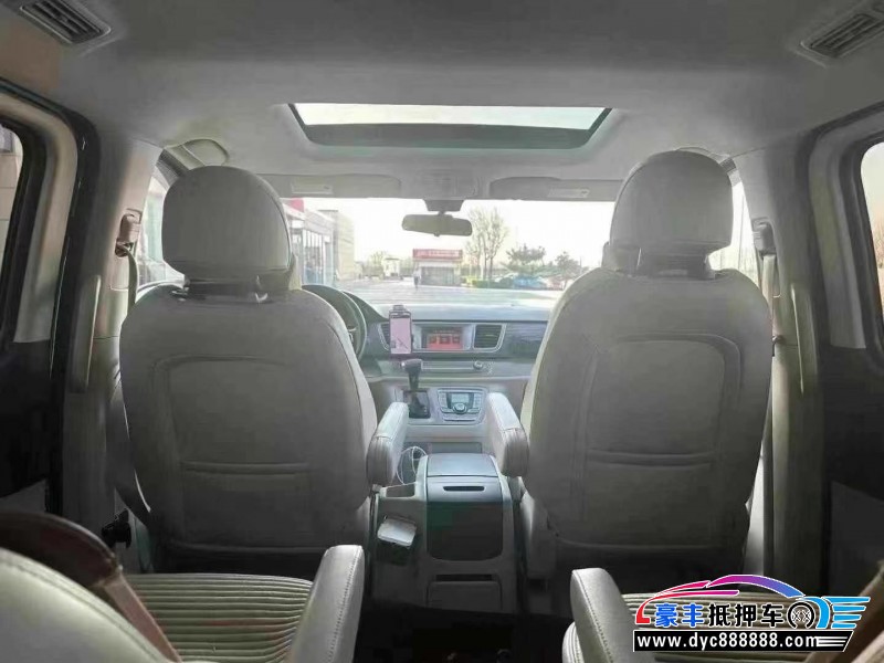 18年上汽大通G10轿车抵押车出售