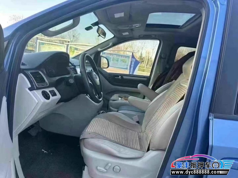 18年上汽大通G10轿车抵押车出售