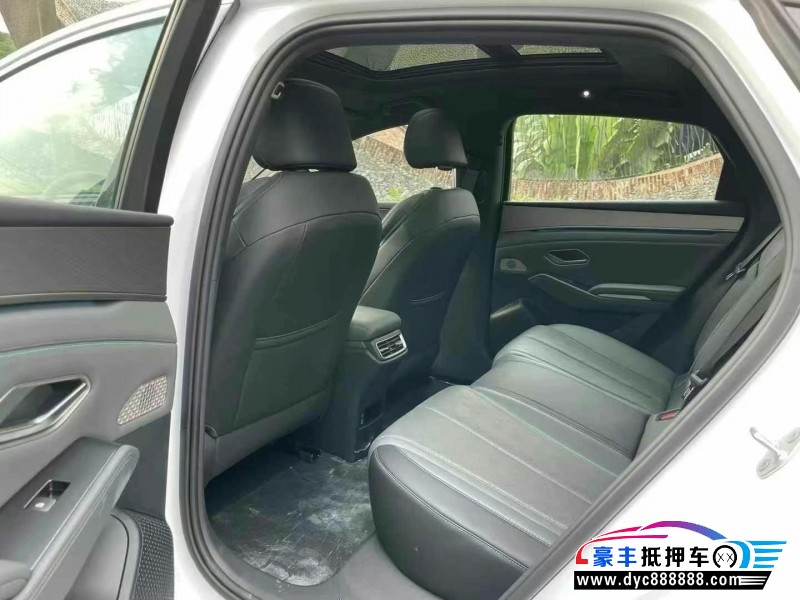 25年比亚迪秦轿车抵押车出售