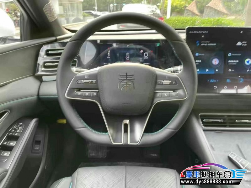 25年比亚迪秦轿车抵押车出售