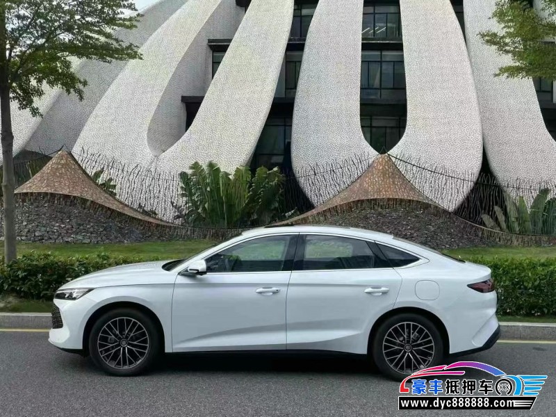 25年比亚迪秦轿车抵押车出售