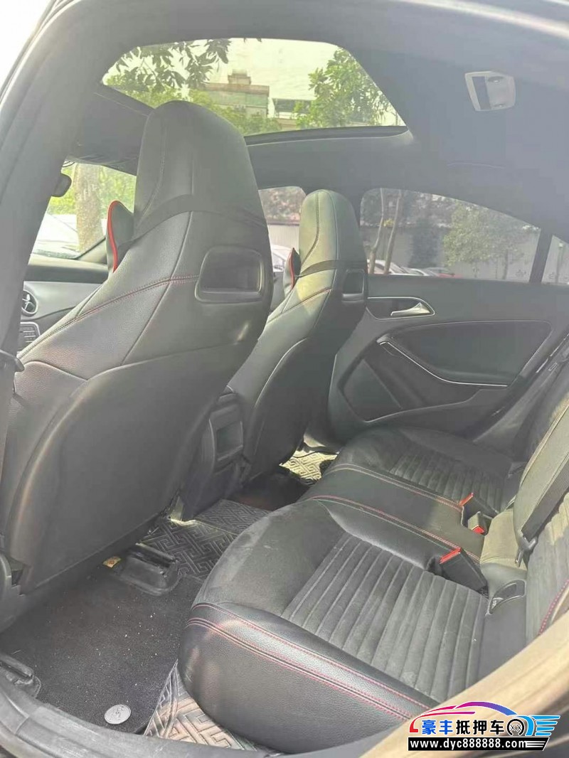 17年奔驰CLA轿车抵押车出售