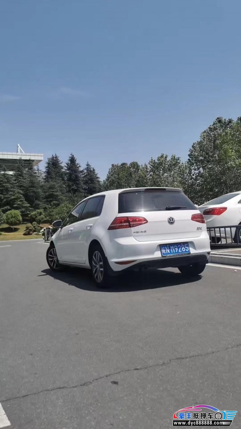 16年大众高尔夫轿车抵押车出售