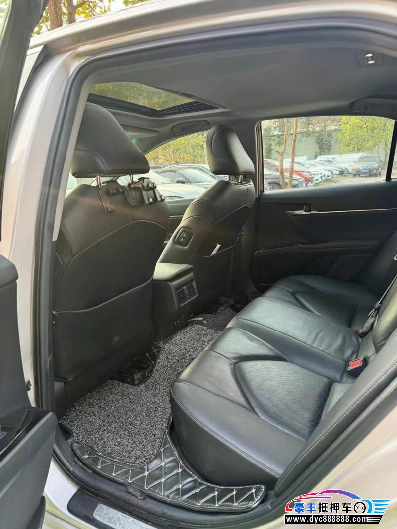 18年丰田凯美瑞轿车抵押车出售